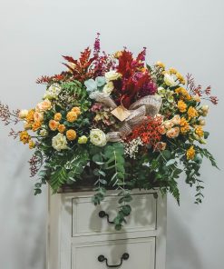 entro con flores otoñales