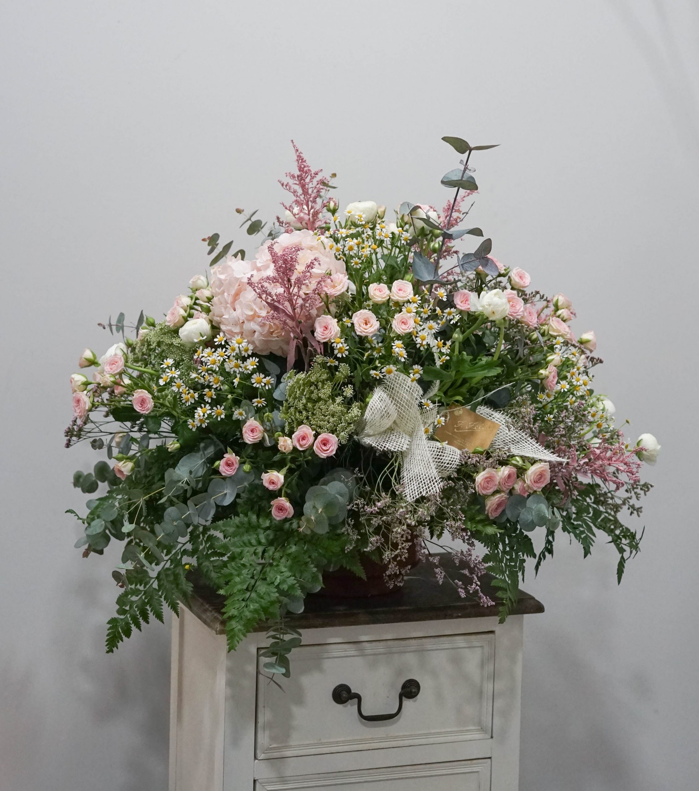 centro romance con flores de estilo romántico