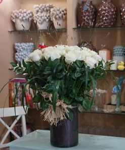 Búcaro Elegance de rosas blancas