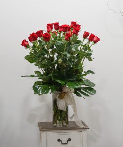 Búcaro rosas tallo largo